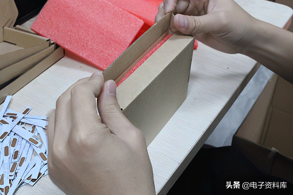 PCB組裝(PCBA):4個(gè)步驟和所需的相關(guān)機(jī)器