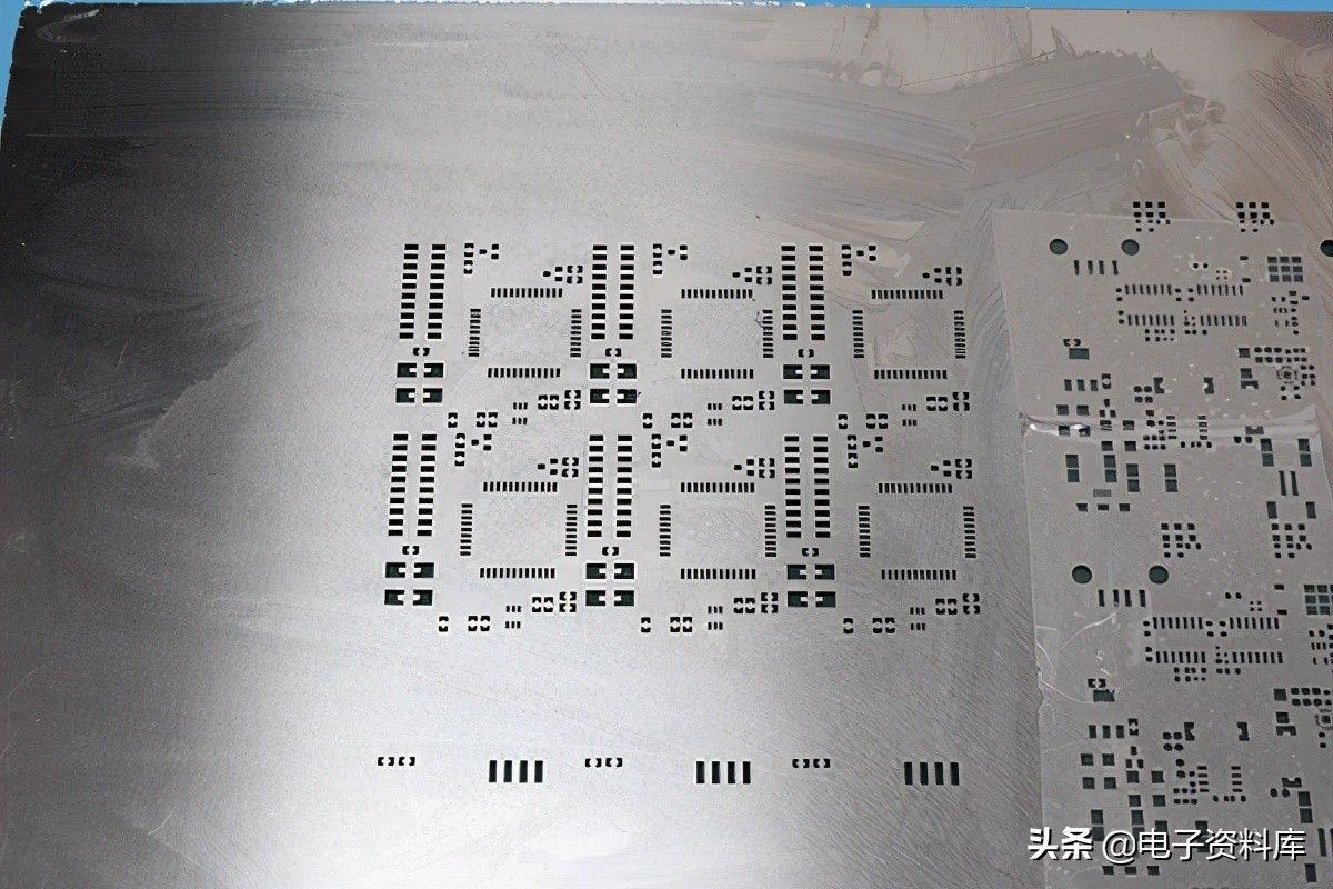 PCB組裝(PCBA):4個(gè)步驟和所需的相關(guān)機(jī)器
