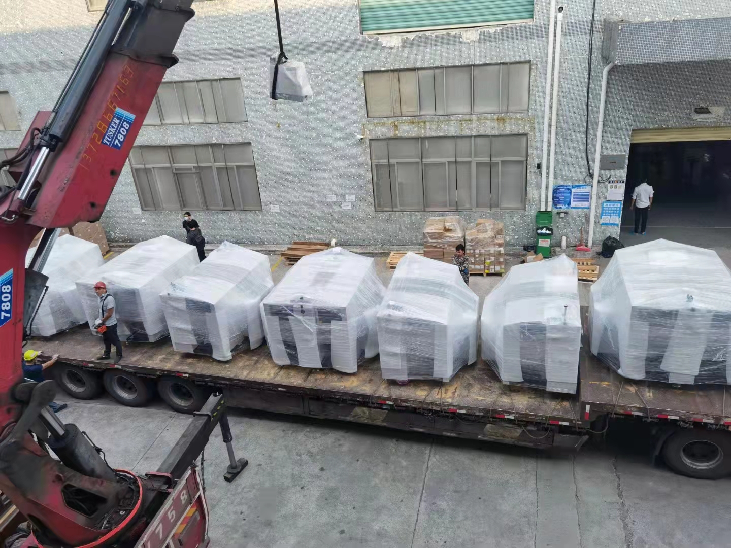 出貨啦，偉鴻創(chuàng)剛到倉庫一月的貼片機被華東客戶提走